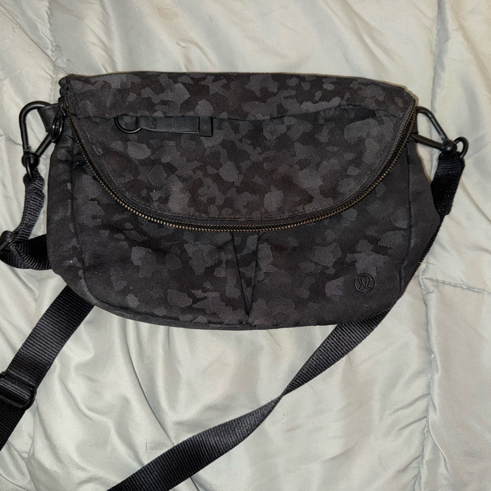 Lululemon Athletica Black Festival Crossbody Bag with Adjustable Strap